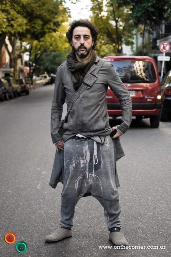 Teo, 48 años, Filólogo.