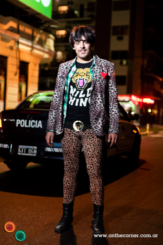 Pool, 28 años, artista plástico