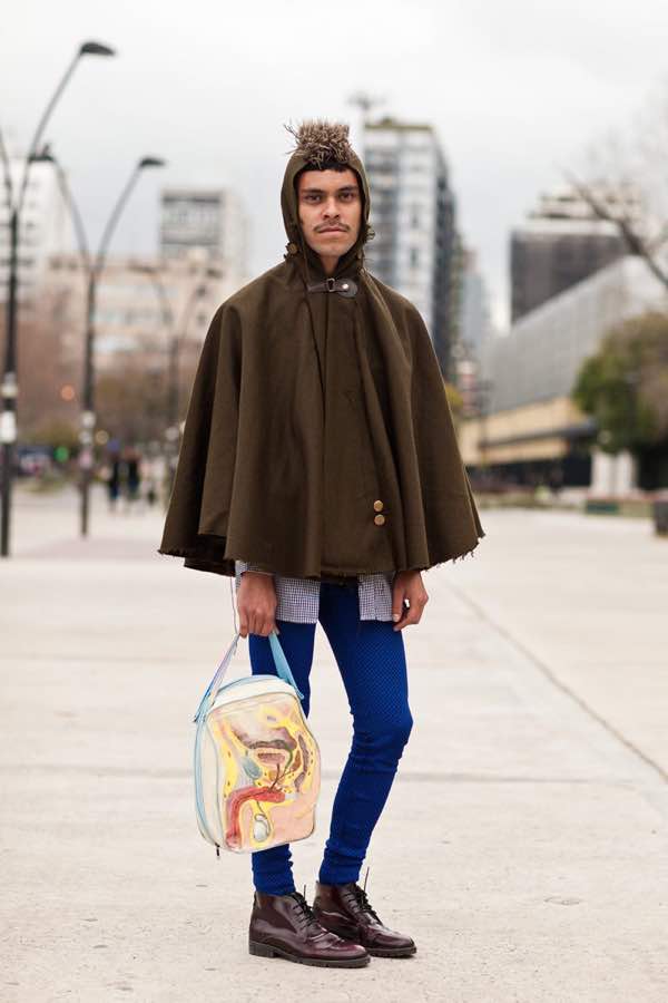 leo, 28 años, diseñador.