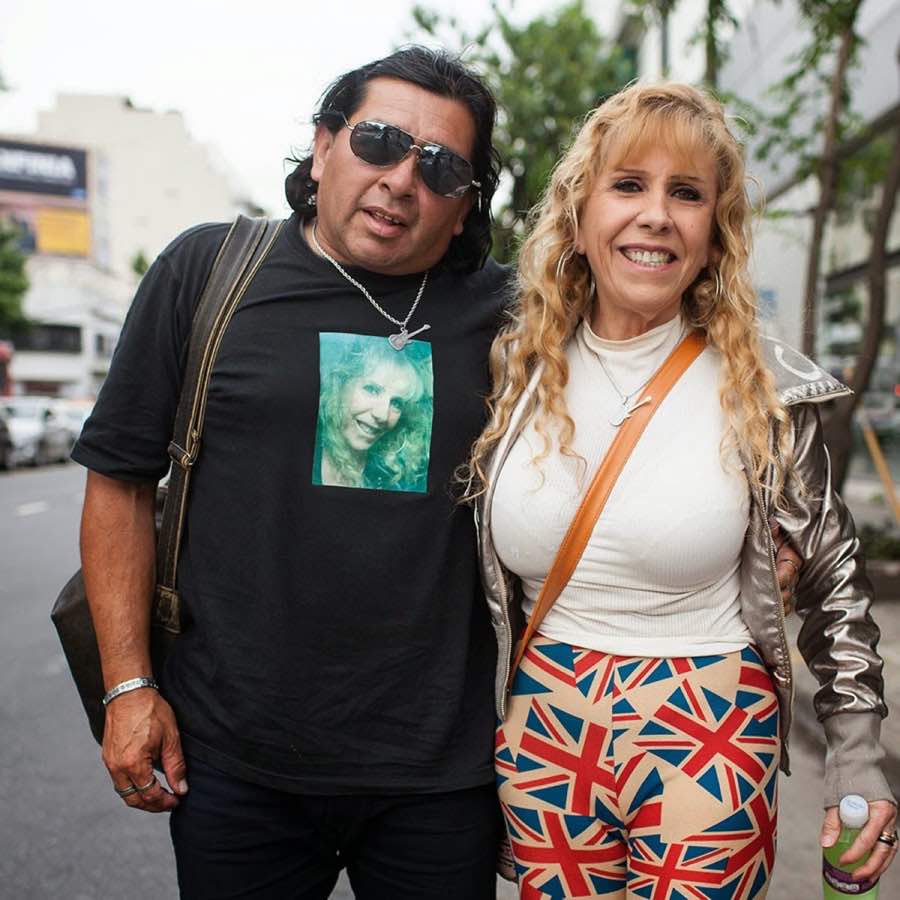 Ariel y Virginia, operador de grúa y jubilada.