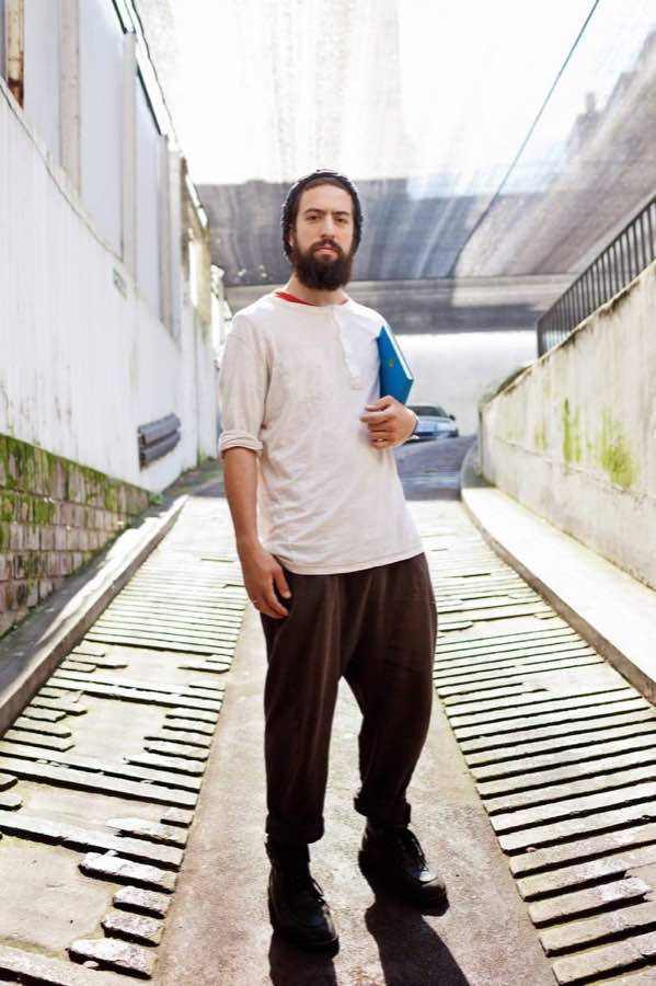 Joan, 29 años, diseñador de indumentaria.