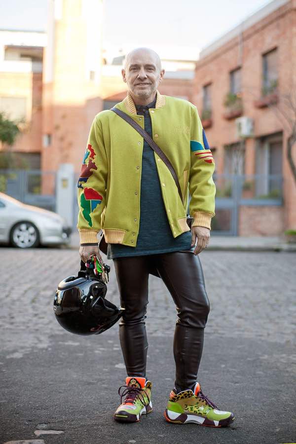 Ronnie, 53 años, periodista.