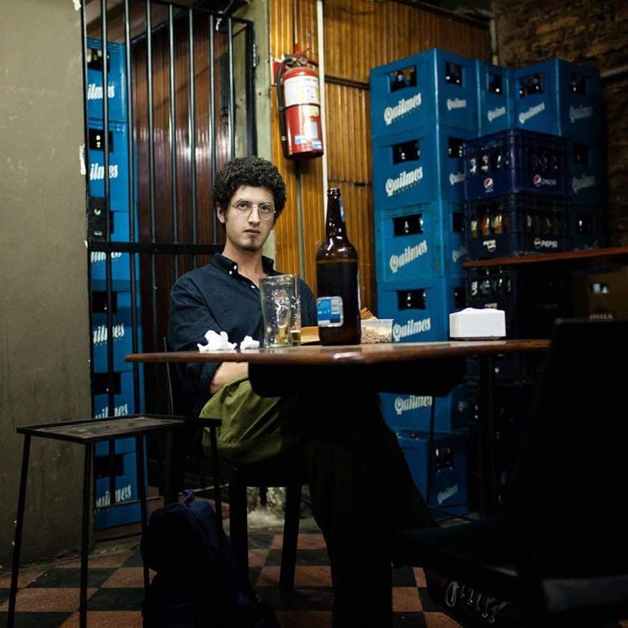 Lucio, 18 años, actor y camarero.