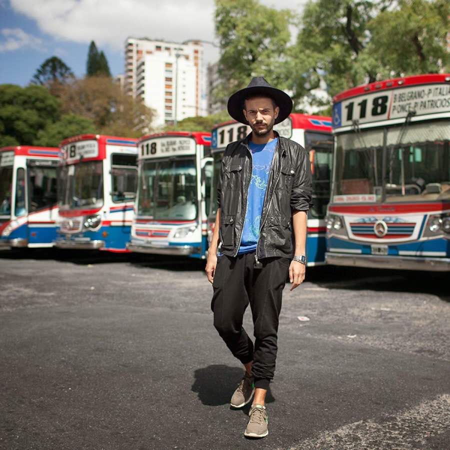 Javier, 29 años, músico.
